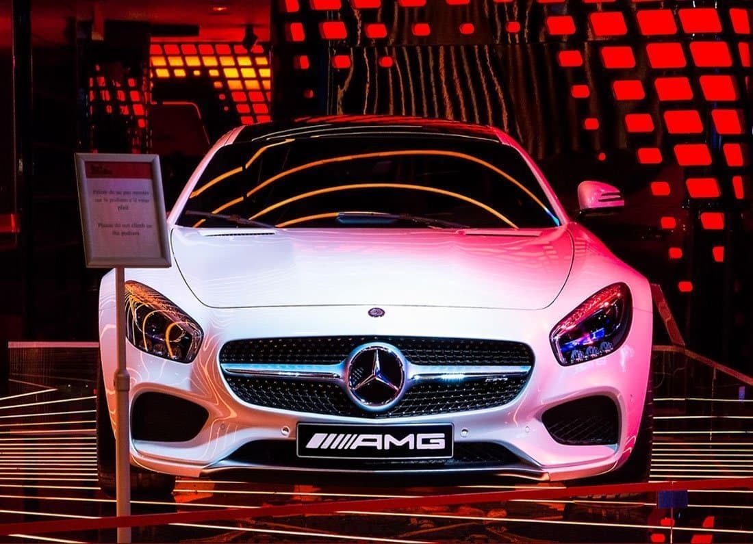 white-car-automobile-paris-france